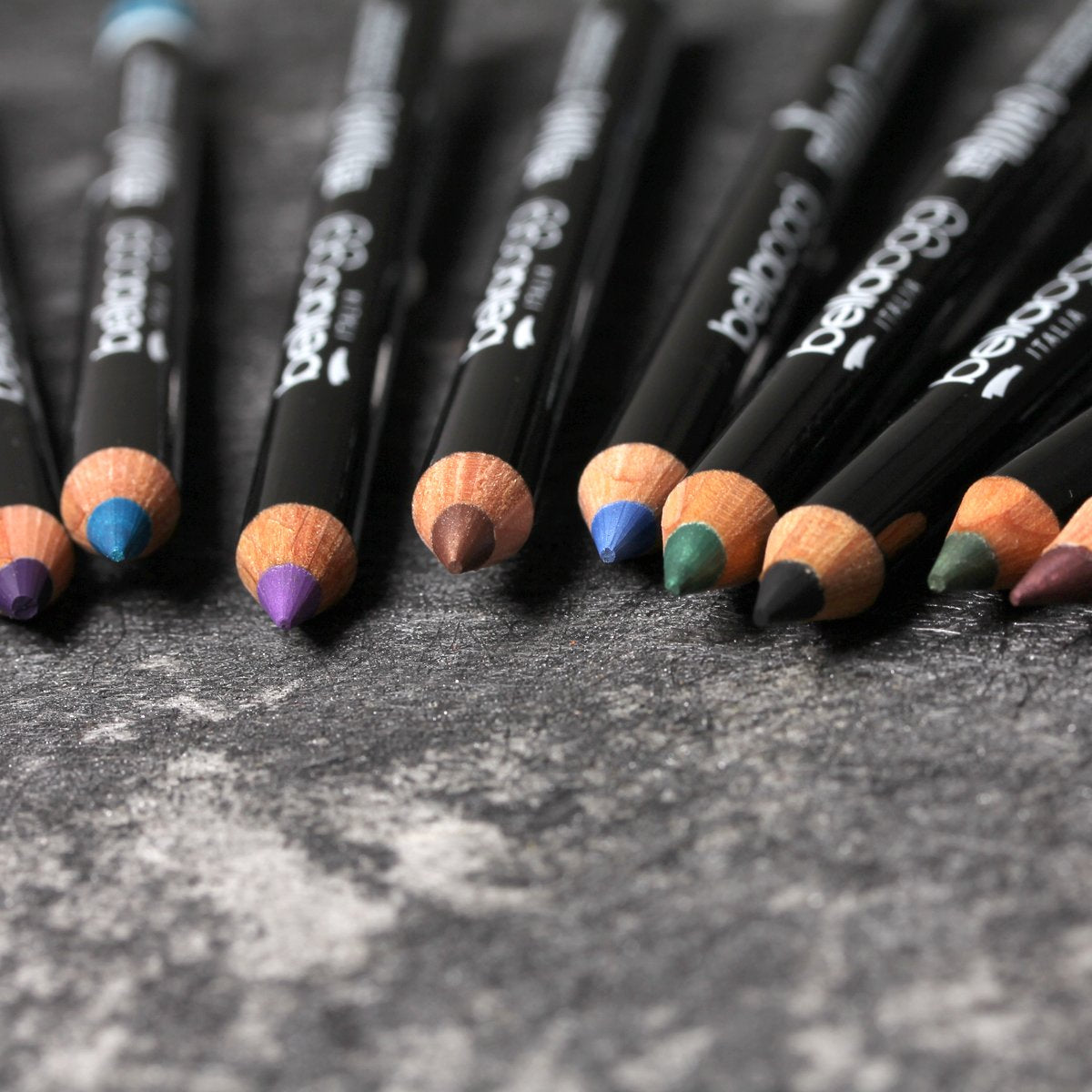 LÁPIS EYE LINER